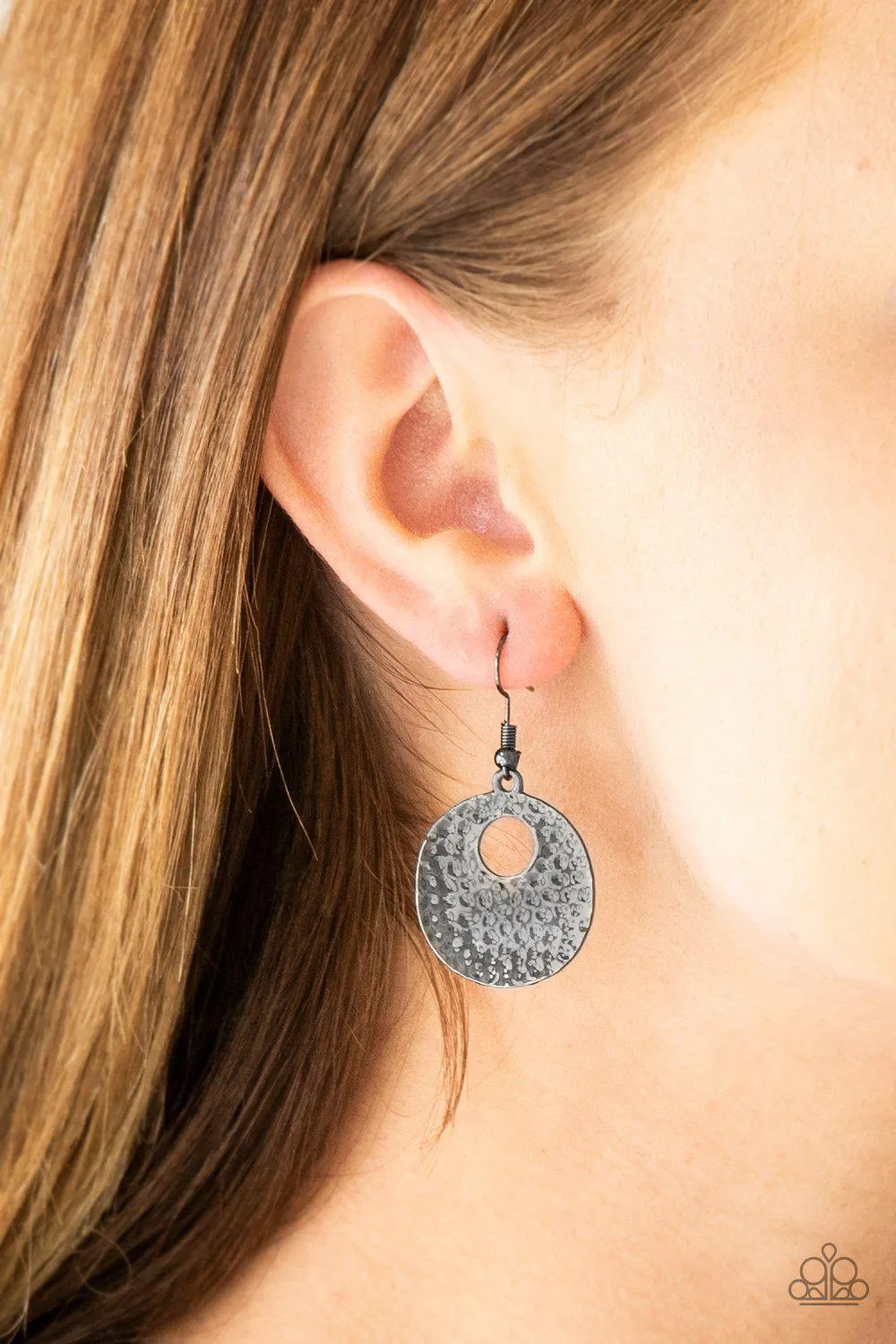 A Taste For Texture Black Earrings - Paparazzi Accessories