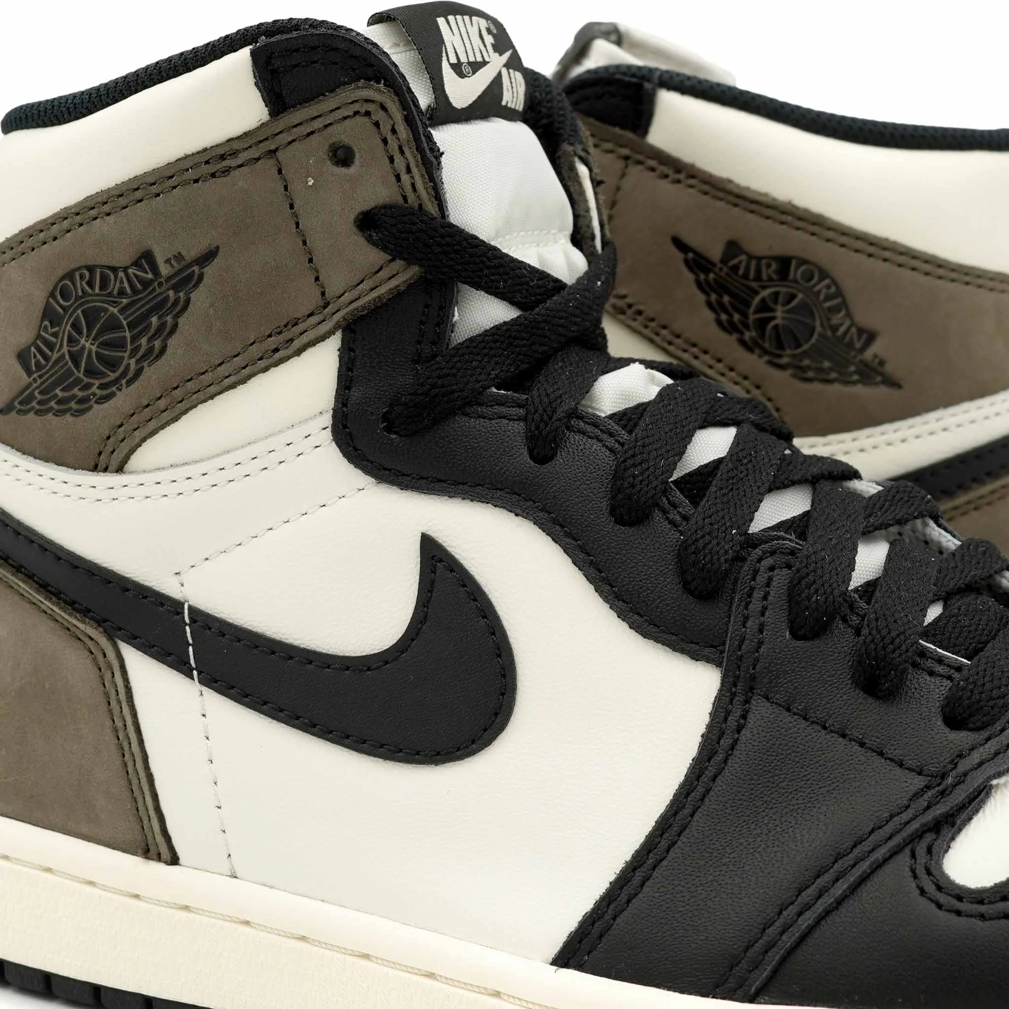 AIR JORDAN 1 RETRO HIGH DARK MOCHA 2020